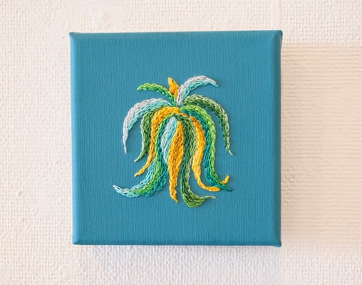 「たゆたう」10×10cm、刺繍、アクリル