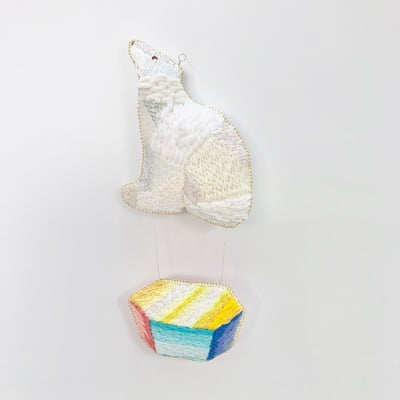 モビール「シロクマ」刺繍