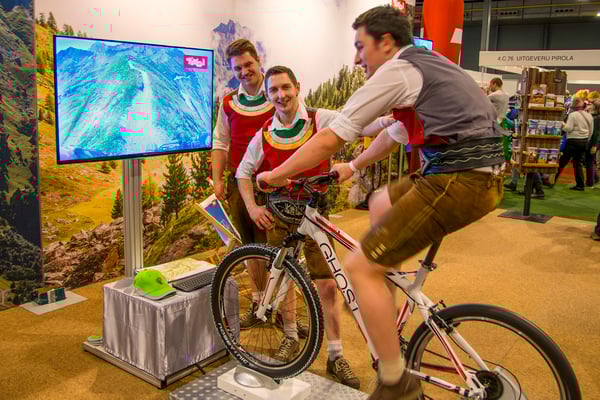 Mountainbike Simulator mit Videosoftware für eine Tourismusregion