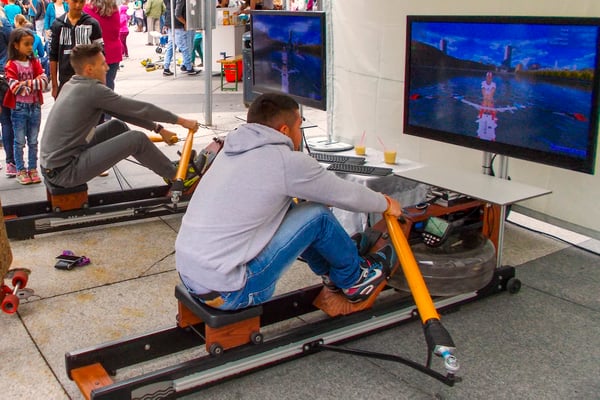 Ruder-Simulator - hier mit Auslegern und Riemen