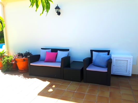 Hinterm Haus, unser persönlicher Lieblingsplatz. Hier kann man die letzten Sonnenstrahlen genießen.