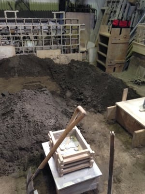 砂型に流し込み鋳物鋳造