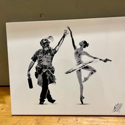 Street Art Kachel Adultremix in der Galerie rfzk Nürnberg