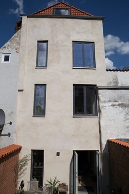 Sanierung Altstadthaus Lübeck mit historischer Bausubstanz - Gartenansicht - Spilker Architektur