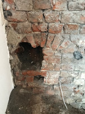 Sanierungsphase - Denkmalgeschütztes Altstadt Haus Lübeck - Fensteröffnung - Spilker Architektur