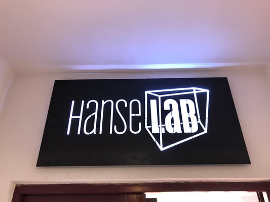 Bestandsarchitektur Hanse Lab Lübeck - Beschilderung - Spilker