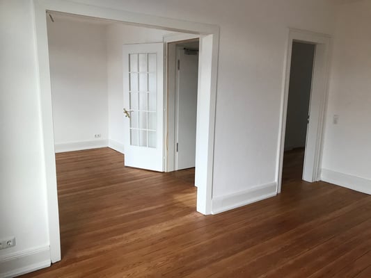 Sanierung Mehrfamilienhaus Wohnungen Lübeck - Durchgang - Sandra Spilker Architekt