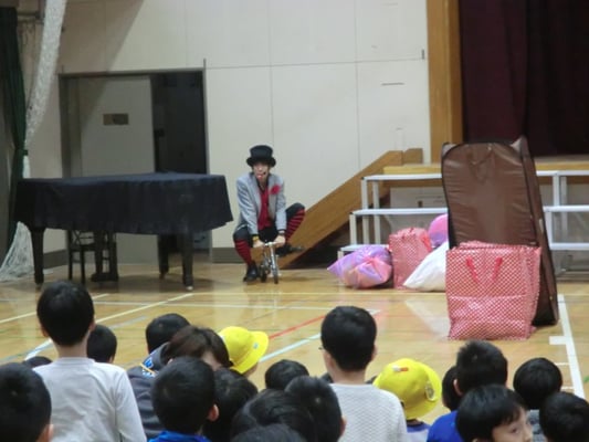 学童クラブのイベントで出張マジックショー