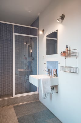 Selbst das "kleine" Bad en suite ist noch schön gross