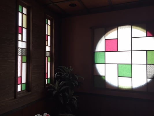 九州　はかた きねやグループ様の「居食遊間 木四季」様の彩り障子　丸窓
