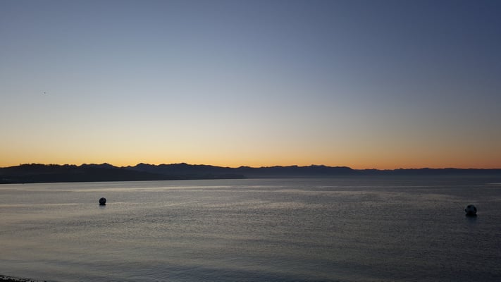 Comienza la travesía desde Puerto Montt, madrugada de octubre.
