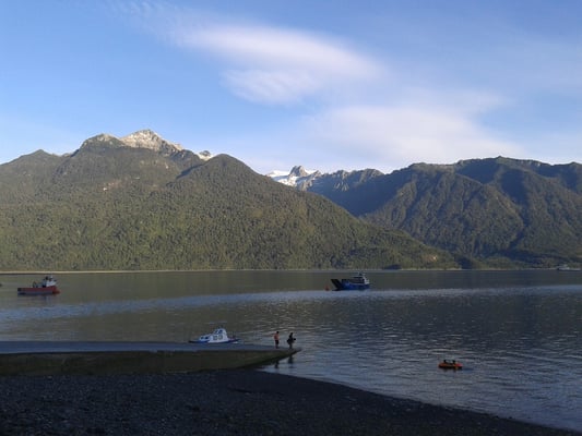 Atardecer en costanera de Hornopirén