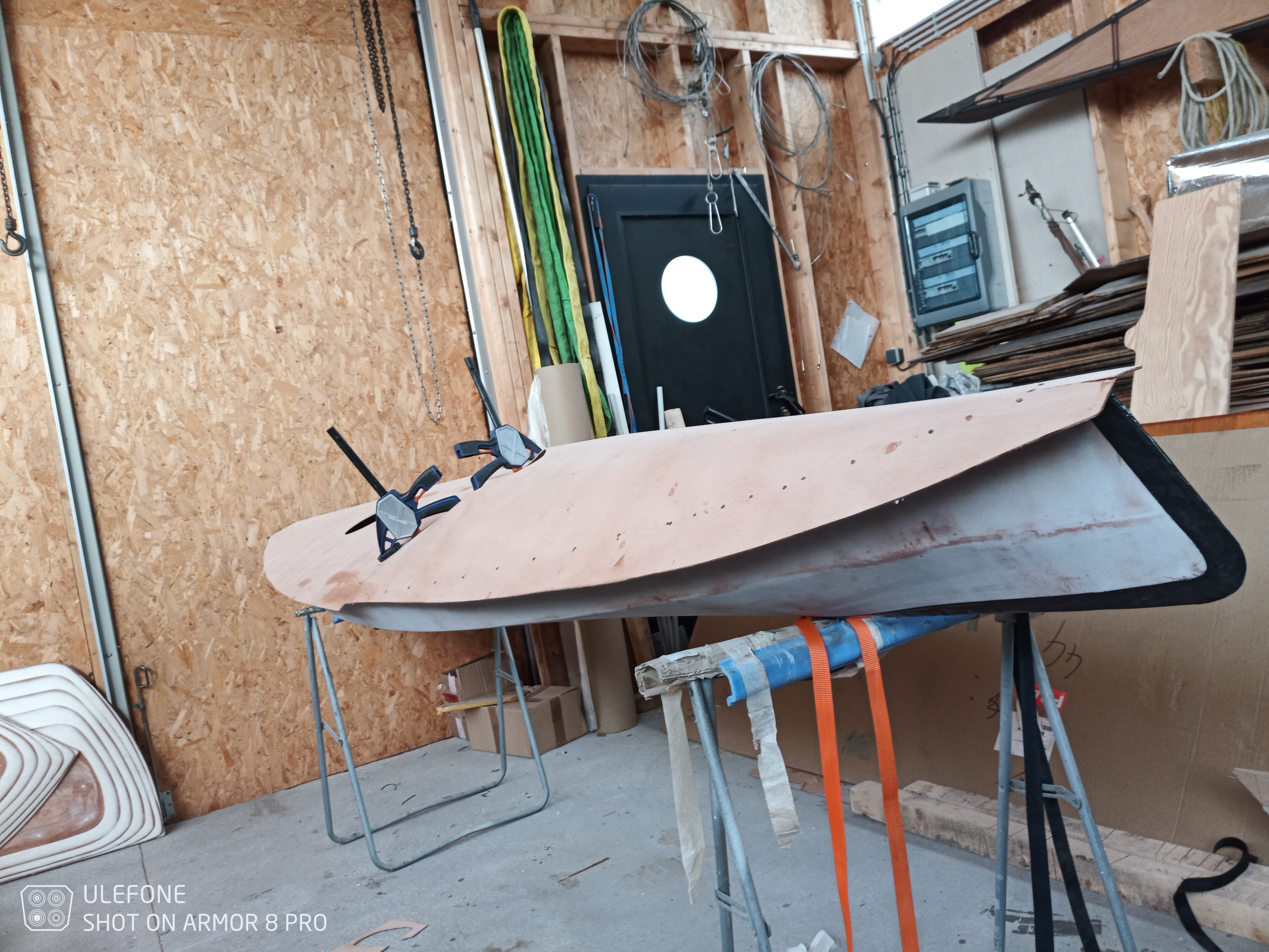 pont vissé et collé