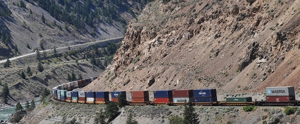 Kreuzung auf der anderen Flussseite