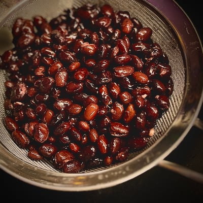 Fermented and salted: Black beans for Hoisin-Sauce