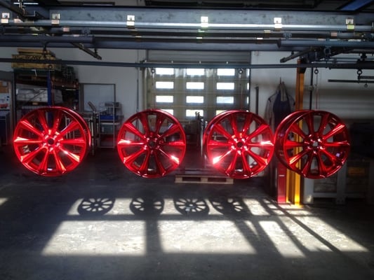 Mehrere Felgen pulverbeschichtet
