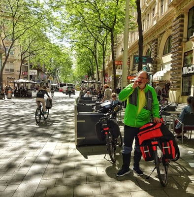 Zigarre in der Maria Hilfer Straße