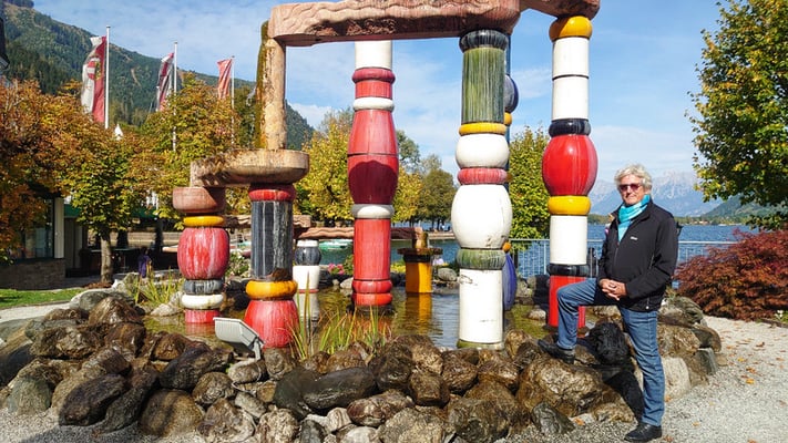 Hundertwasser brunnen beim Grand Hotel zell am See