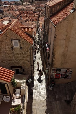 Enge Gassen, viele Stufen bergauf