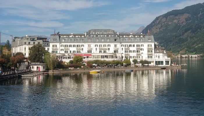 Fest in arabischer Hand 