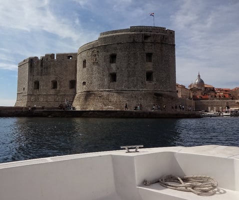 Hafeneinfahrt vom Boot aus
