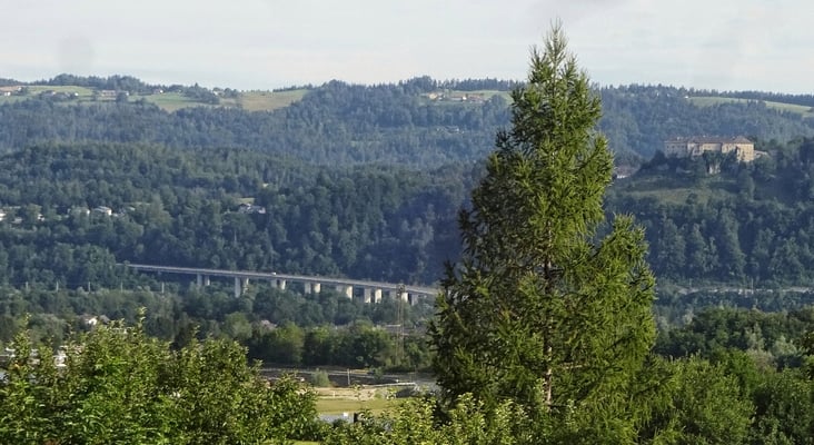 Draubrücke und Hollenburg von Ferlach aus