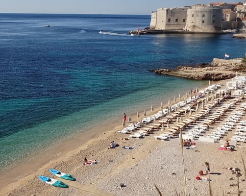 Der Strand beim Hotel