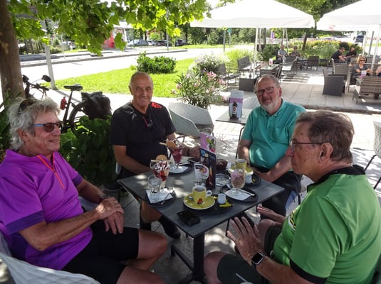 Eis in Ferlach als Tagesabschluß