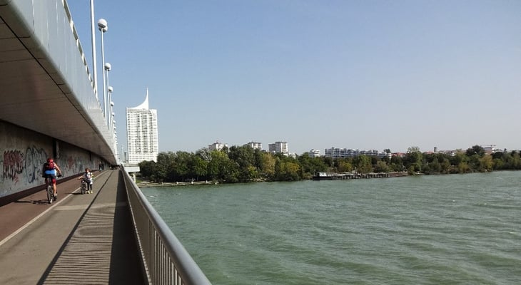 Über der Donau
