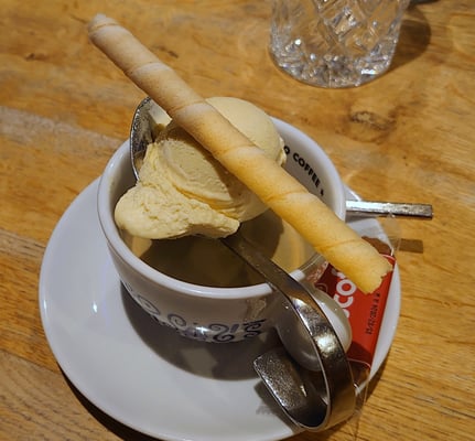 So gehört ein Afogatto!