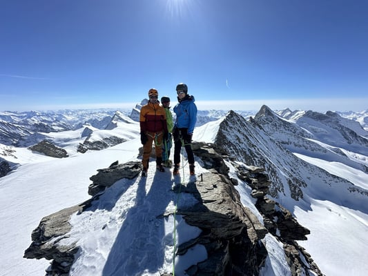Bergführer Skidurchquerung Berner Oberland Mönch Finsteraarhorn Großes Grünhorn Mönch