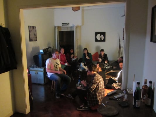 Party des besten Freundes unseres Gastgebers.