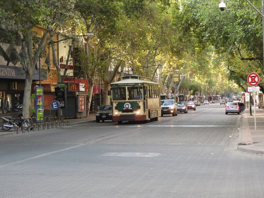 Seit 1958 verkehren Oberleitungsbusse, teils aus der DDR, teils aus Canada..