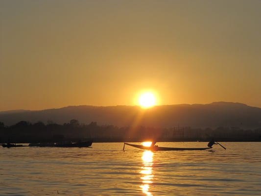 ... in den S-o-n-n-e-n-u-n-t-e-r-g-a-n-g!