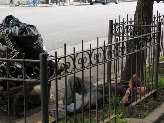 Ein Nickerchen im Garten kann sehr erholend sein.
