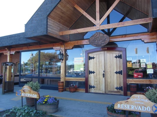 Das Bier-Restaurant. Seit 1997 wird das Bier verkauft und auch exportiert. Die Produktion erfolgt gemäß dem Deutschen Reinheitsgebot.