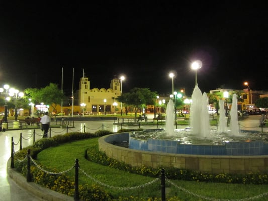 Plaza de Armas am Abend.