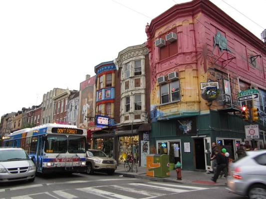 Phillies bekannte South Street kreuzt hier die Chestnut Street..