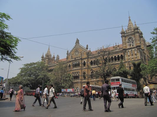 An den CST angrenzender Kolonialbau.