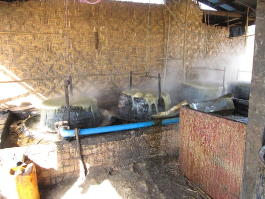 Zuckerherstellung am Wegesrand wie zu Urururgroßmutters Zeiten.