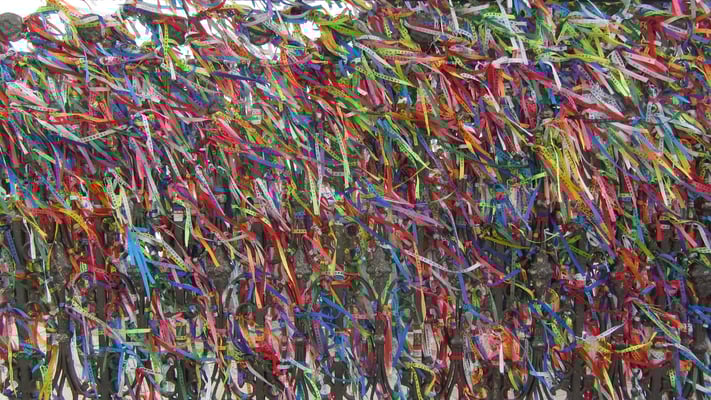 Die Kirche gilt als Geburtsort der Fitinhas. Mit drei Knoten wurde/wird ein Band am rechten Handgelenk angebracht. Nun stehen einem drei Wünsche frei. Das Band darf jedoch nicht mehr abgenommen werden, bis dies von selbst abfällt.