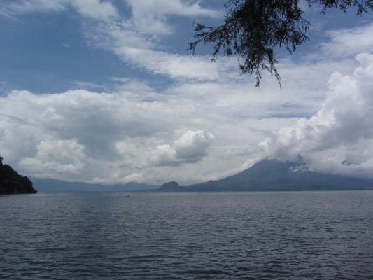 Blick auf den Vulkan San Pedro von San Marcos aus.