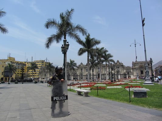 Polizei auf dem Plaza de Armas.