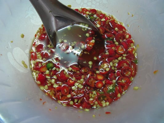 Fischsoße mit Chilli & Limone. (Wahnsinn & immer auf dem Tisch!)