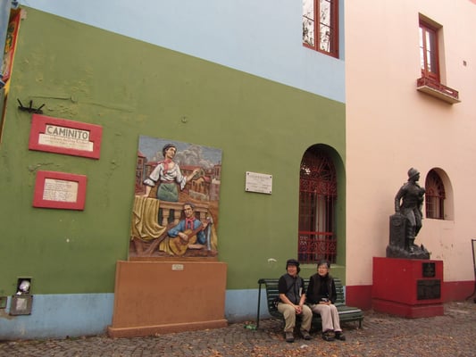 La Boca ist Buenos Aires bekanntestes der 48 Stadtviertel. Das hat sich sogar bei den Japanern herumgesprochen.