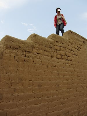 Besteigung. (La Huaca Esmeralda.)