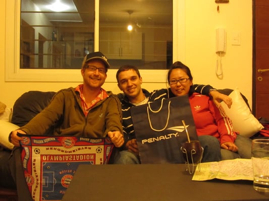 Ein Bayern-, ein Talleres- und noch ein Bayernfan.Fan.