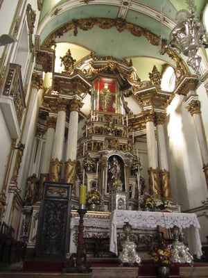 Der Jesusstatue ist es zuverdanken, dass tausende Gläubige in diese Kirche pilgern um Wunder von Gottes Sohn zu erbitten.