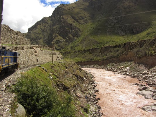 Rückfahrt mit Peru Rail nach Aguas Calientes.