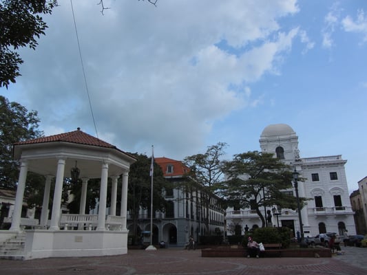 Plaza Catedral. (Casco Antiguo)